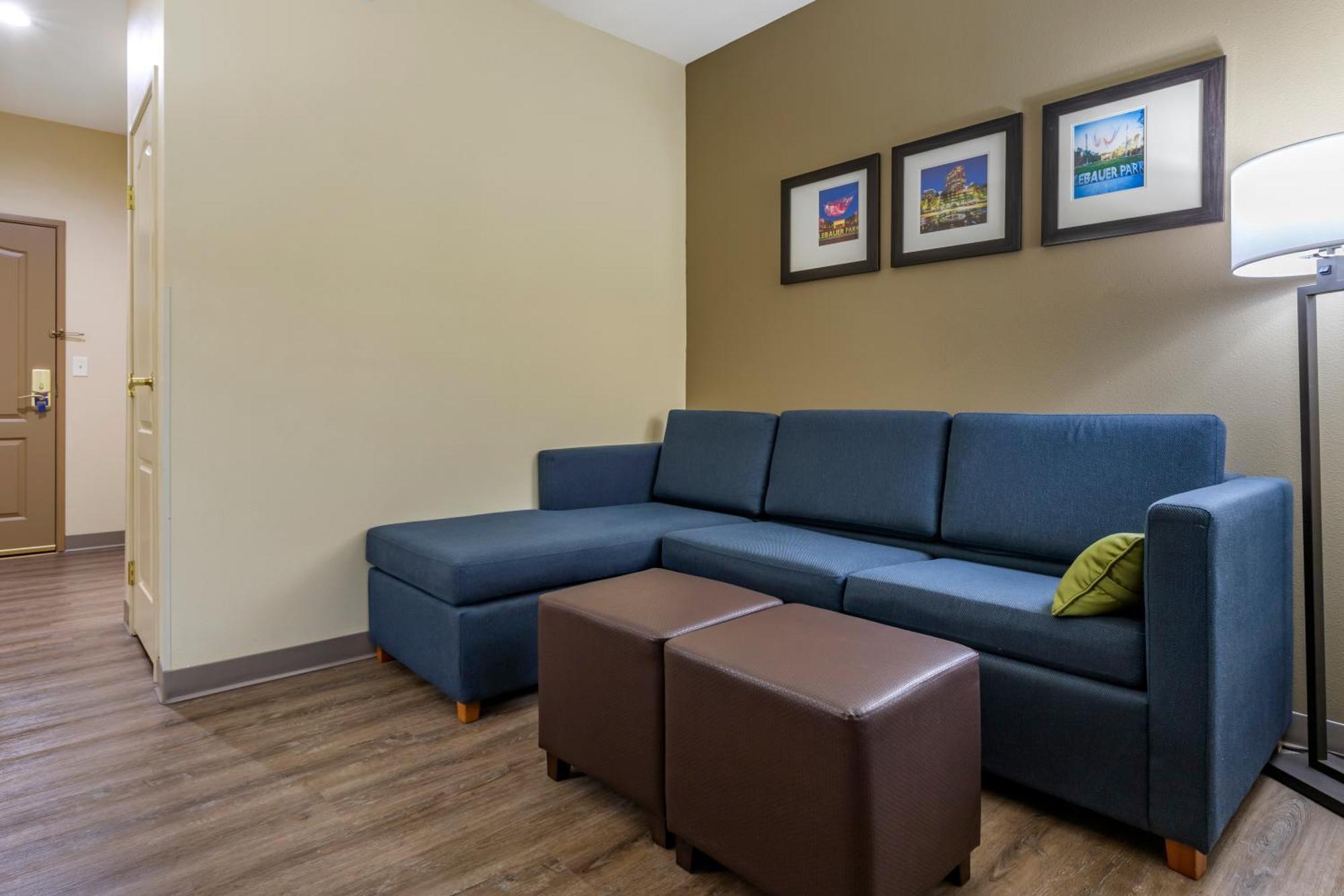Comfort Inn & Suites High Point - 아키데일 객실 사진